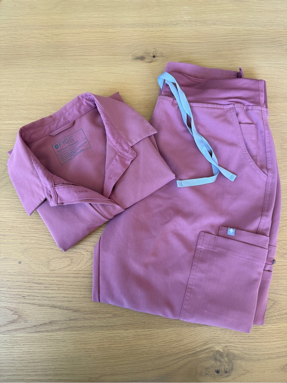 FIGS Women’s Mauve Scrub Set (two stains)